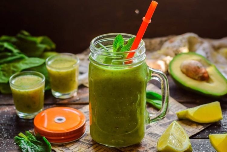 Celery Smoothie with Green Tea