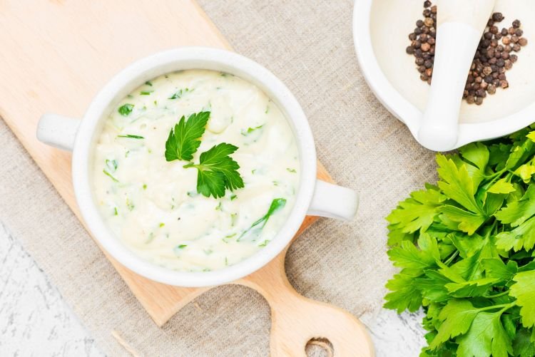 Sahnesauce mit Sauerrahm