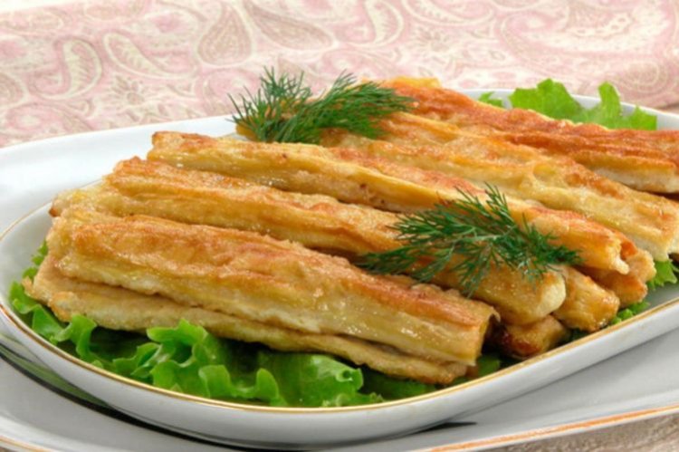 Spargel frittiert in Bierteig