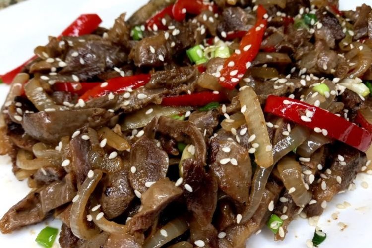 Hühnermägen mit Teriyaki-Sauce