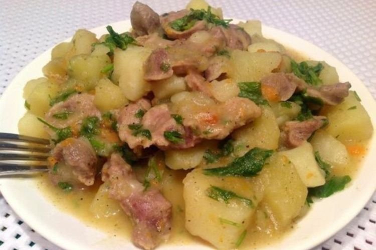 Hühnermägen mit Kartoffeln