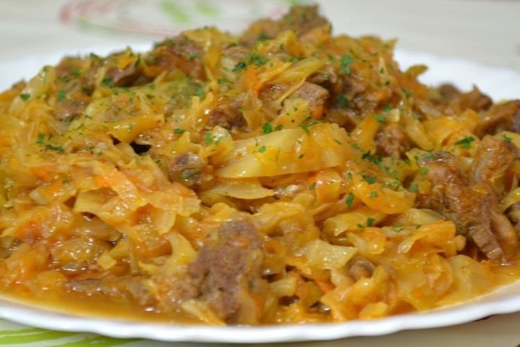 Hühnermägen mit Kohl