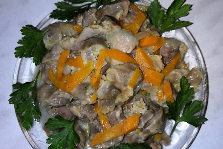 Hühnermägen in Sahnesauce
