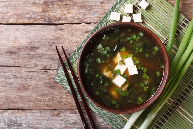 Miso-Suppe mit Tofu