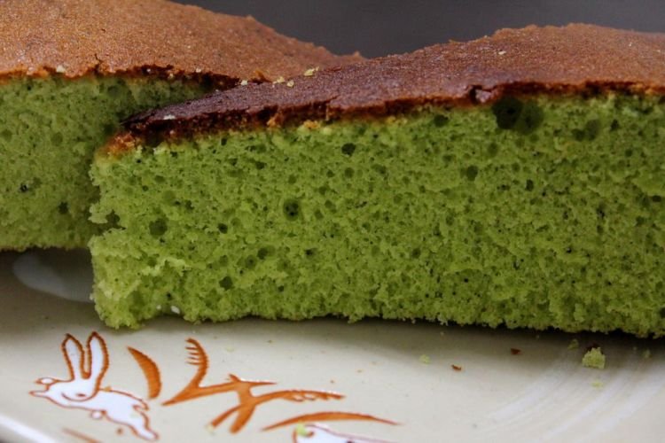 Japanischer Biskuit mit Matcha