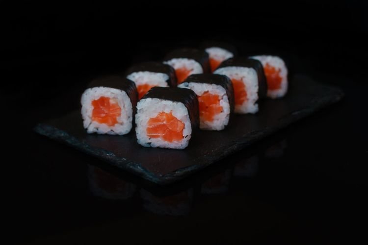 Maki mit Lachs