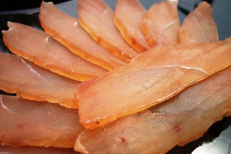 Hähnchen-Carpaccio mit Nitritsalz