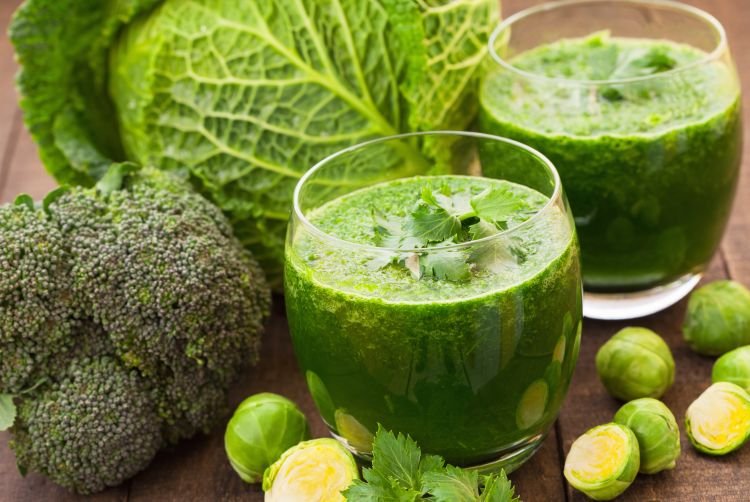 Kohlrabi and Vegetable Smoothie