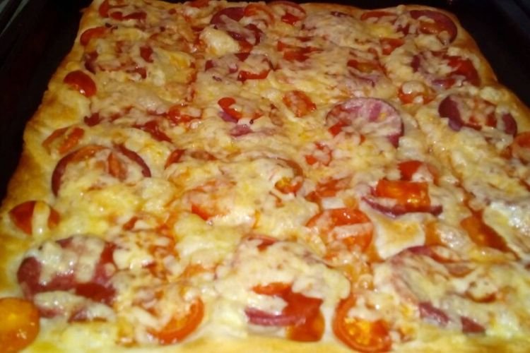 Puff Pastry Pizza with Cooked Sausage