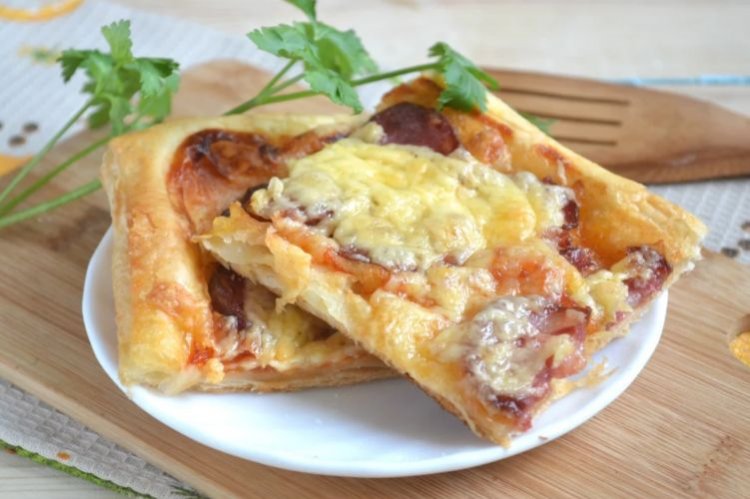 Puff Pastry Pizza with Hunter's Sausages