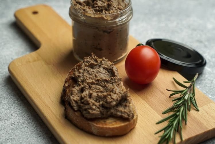 Rinderleberpastete mit Pflaumen