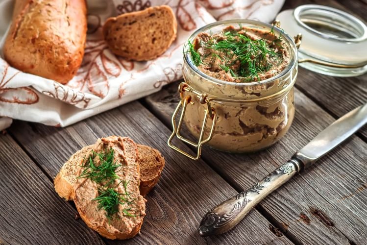 Rinderleberpastete mit Milch
