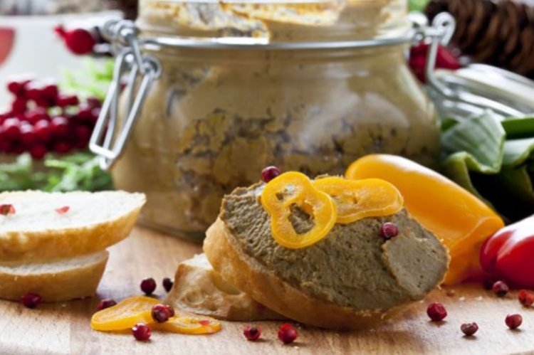 Rinderleberpastete mit gebackenem Gemüse