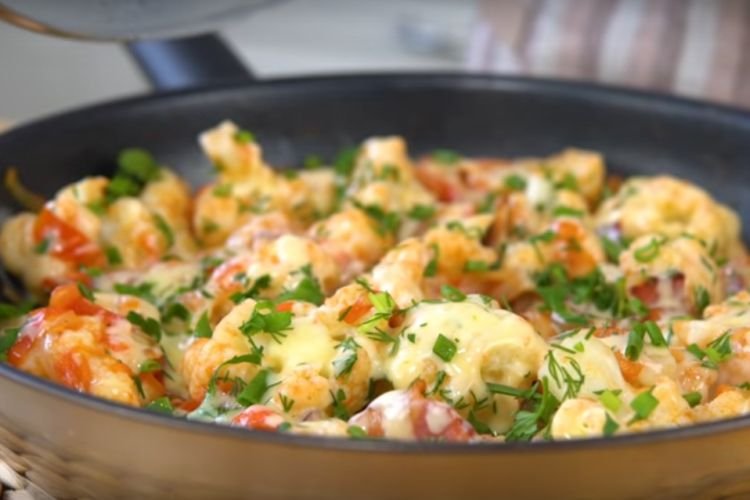 Spiegelei mit Speck und Blumenkohl