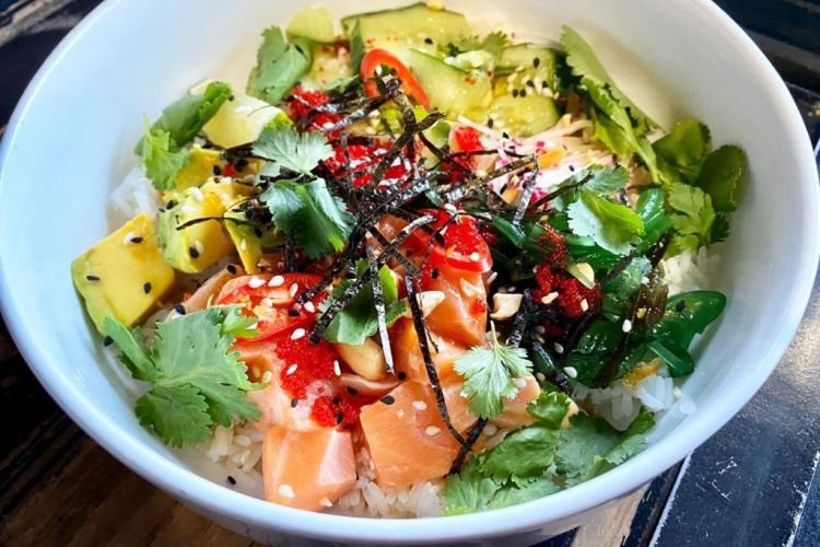 Poke mit Kimchi aus Chinakohl