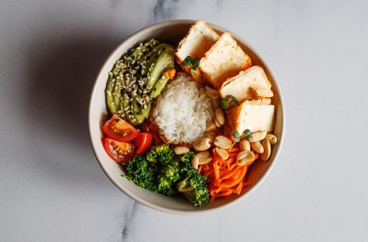 Poke mit Tofu