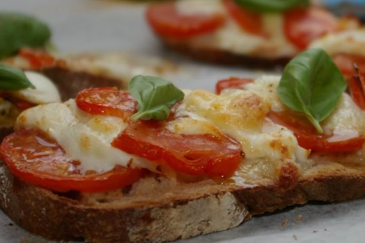 Sausage and Tomato Sandwiches