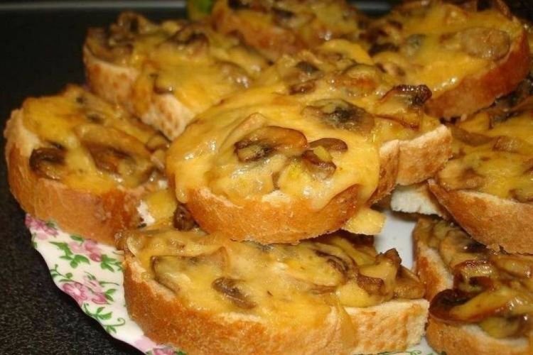 Sausage and Mushroom Sandwiches