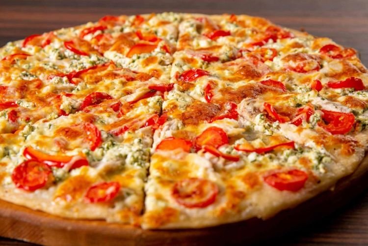 Chicken and Green Pea Pizza