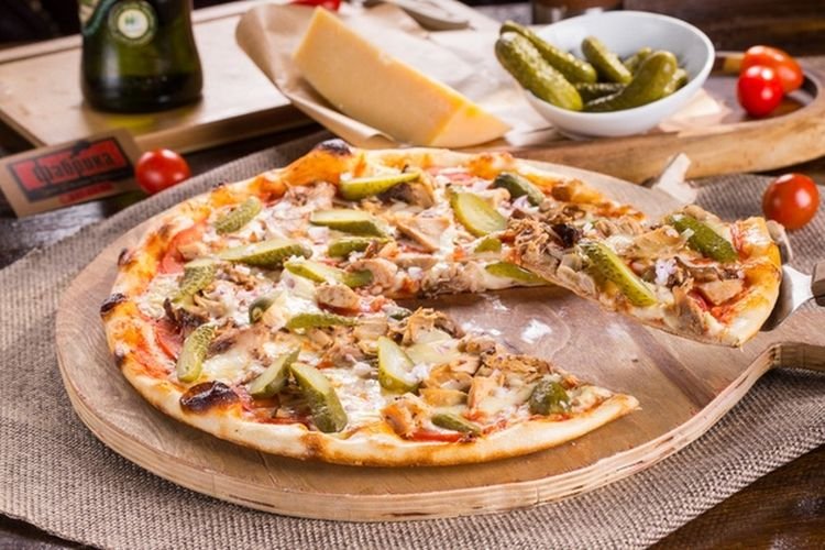 Chicken and Pickled Cucumber Pizza