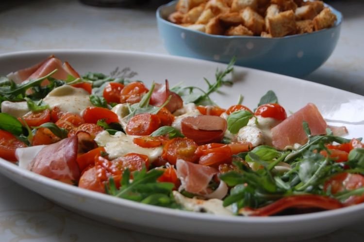 Ham and Sun-Dried Tomato Salad