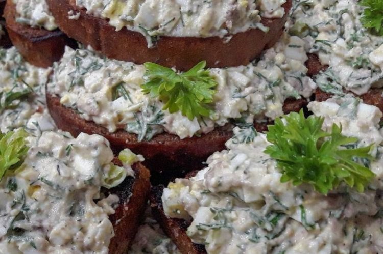 Cod Liver and Rice Sandwiches