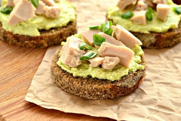 Cod Liver and Avocado Sandwiches