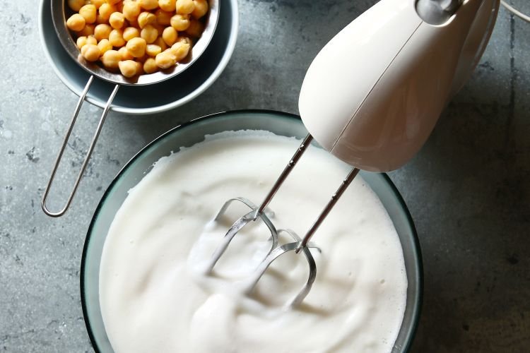 Glasur aus Aquafaba
