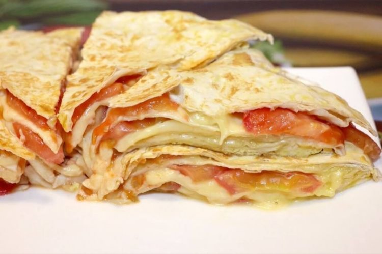 Layered Lavash Pizza in the Microwave