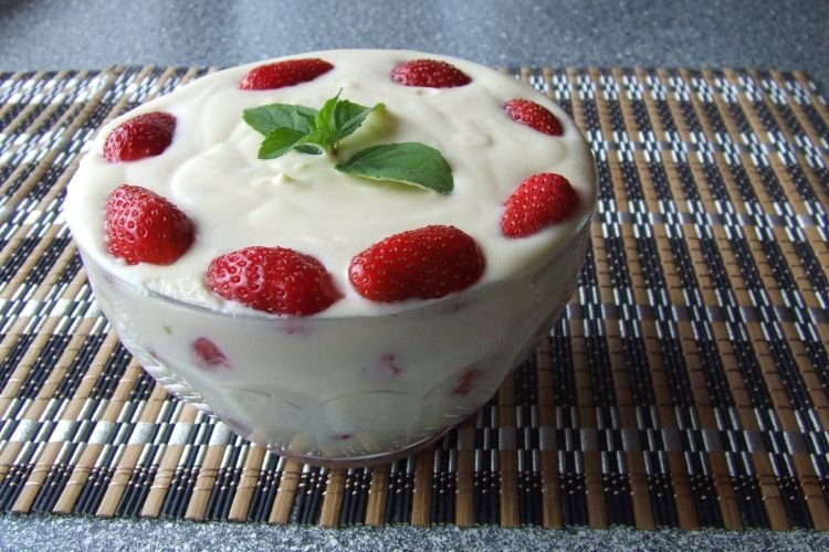 Erdbeerpudding