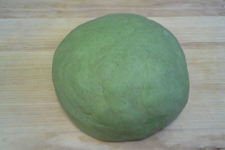 Dumpling Dough with Spinach
