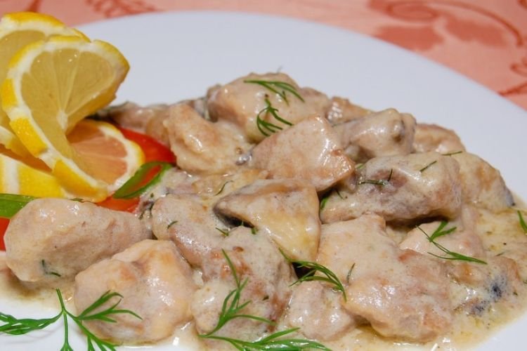 Fricassée con pollo y queso