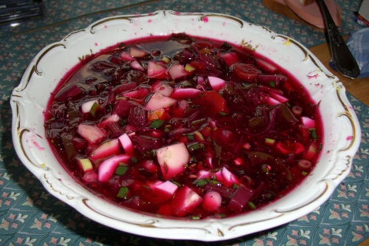 Botwinja mit Speck