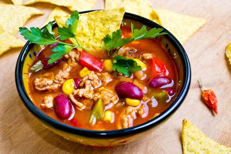 Mexikanische Suppe mit Hackfleisch