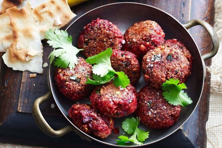 Falafel mit Roter Bete und Tahini
