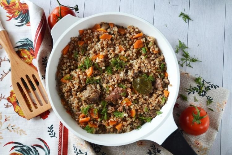 Buckwheat with Stewed Meat in a Skillet