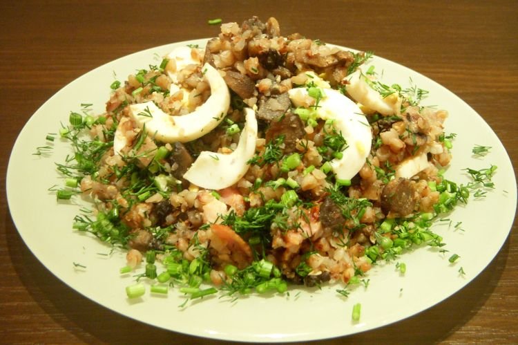 Buckwheat with Stewed Meat and Egg