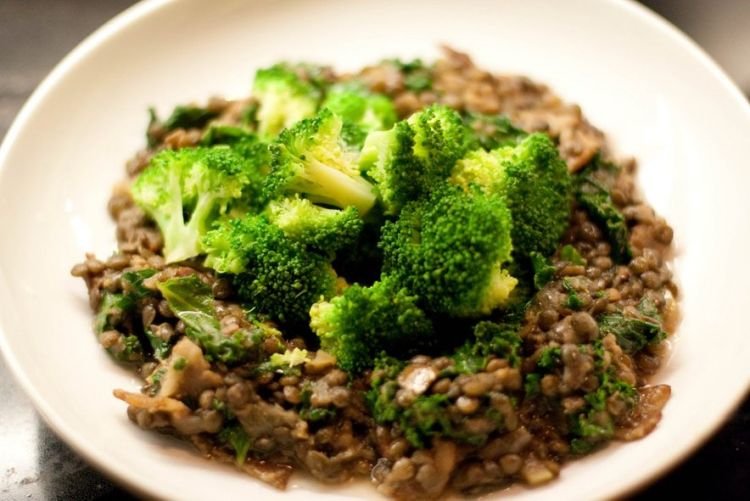 Buckwheat with Stewed Meat and Broccoli