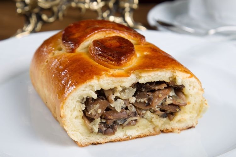 Con champiñones y cebolla