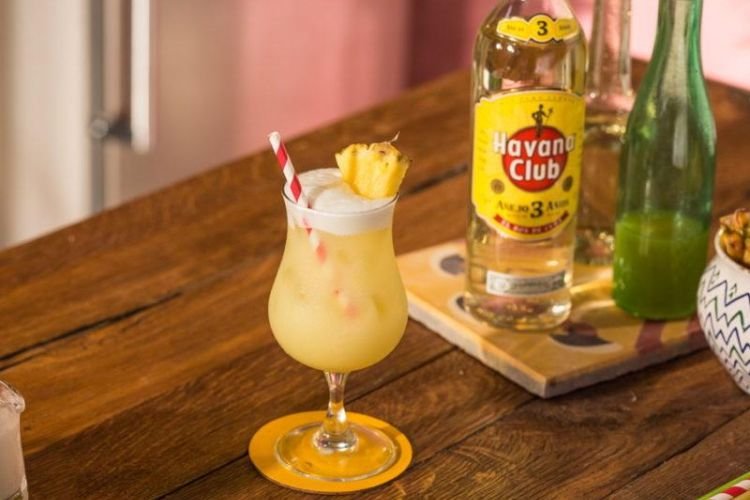 Piña Colada con Ron Oscuro