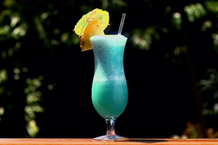 Piña Colada con Blue Curaçao