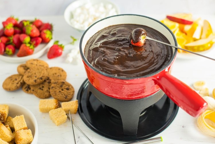 Schokoladenfondue mit Orangensaft