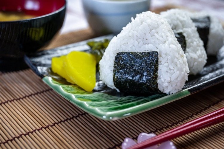 Onigiri mit Pilzen