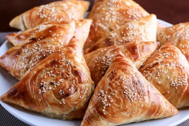 Puff Pastry Samosa with Minced Meat