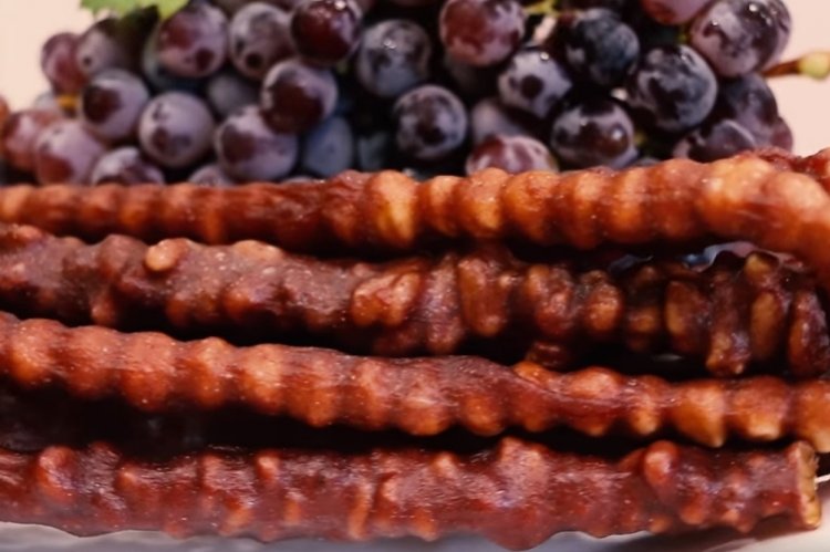Churchkhela mit Honig und Rosinen
