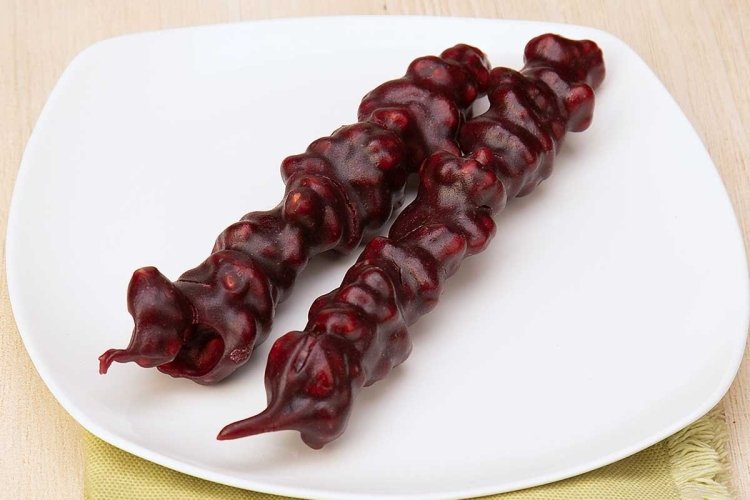 Churchkhela mit Preiselbeerpüree