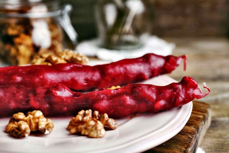 Churchkhela mit Granatapfelsaft
