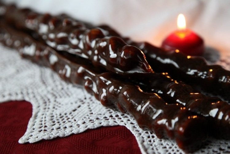 Churchkhela mit Mandeln im Ofen