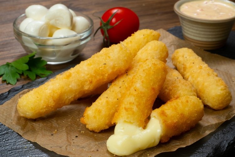 Käsesticks aus Mozzarella