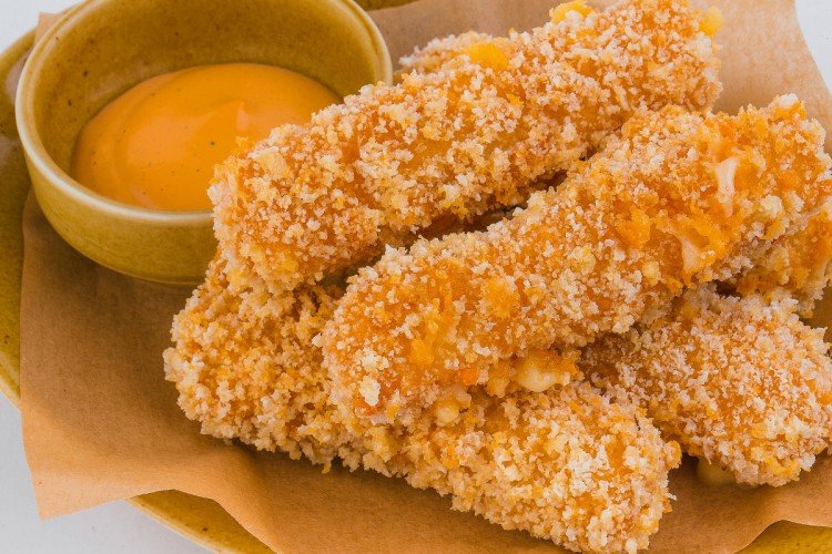 Käsesticks in Cornflakes-Panade